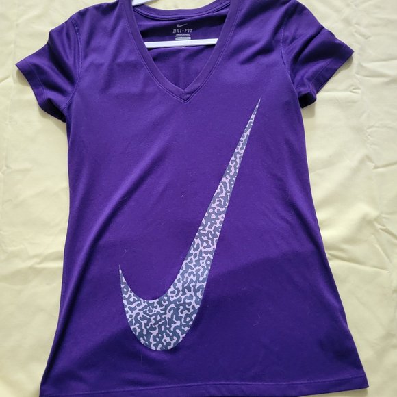 Nike Womens DRI-FIT Short Sleeve V-Neck - Picture 3 of 3